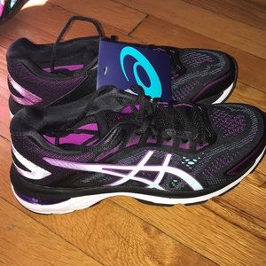Brand new ASICS running sneaker